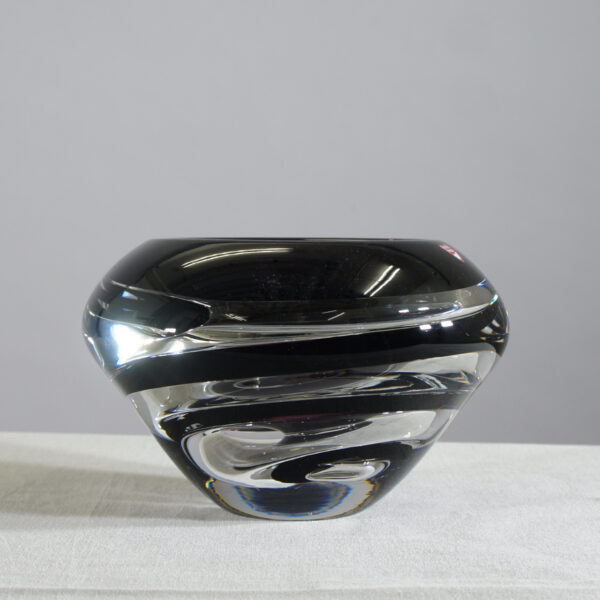 Lars Hellsten for Orrefors. Heavy spiral pattern glass bowl. Height 13, diam 20, konstglas, glasskål, Wigerdals värld