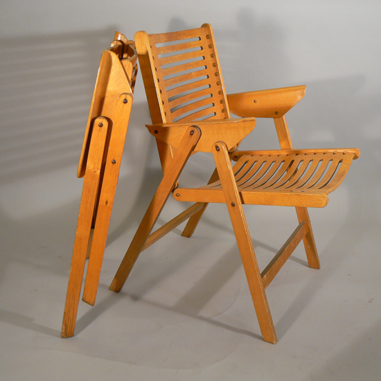 Nico Kralj for Loewenstein 1955. ¨Rex¨. Folding chairs in beech. W 57, L 67 D 73. Two chairs avaiable. Fällstolar däckstolar. Wigerdals Värld