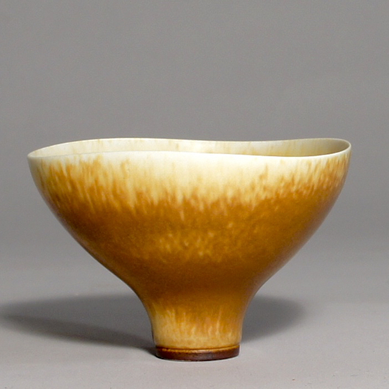 Berndt Friberg for Gustavsberg. Bowl with harefur glaze . Height 6, diam 7 cm. Stengods skål. harpäls. Wigerdals Värld.