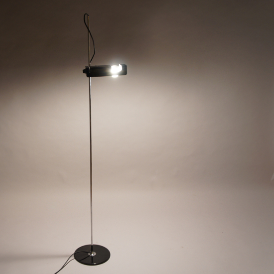 Joe Columbo for Oluce, Italy 1965. Floor lamp ¨Spider¨ in metal. Height 145 cm. Golvlampa, Wigerdals Värld