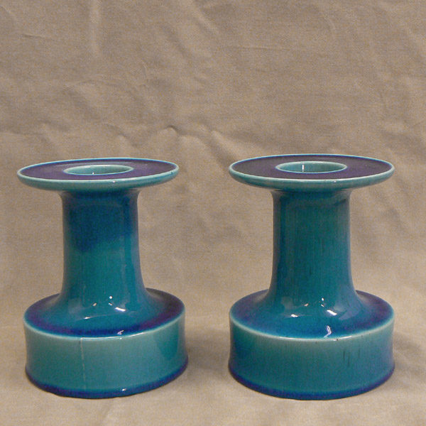 Stig Lindberg for Gustavsberg. A pair of candle holders in stoneware and high gloss glaze. ¨Lazur 3¨ Wigerdals Värld
