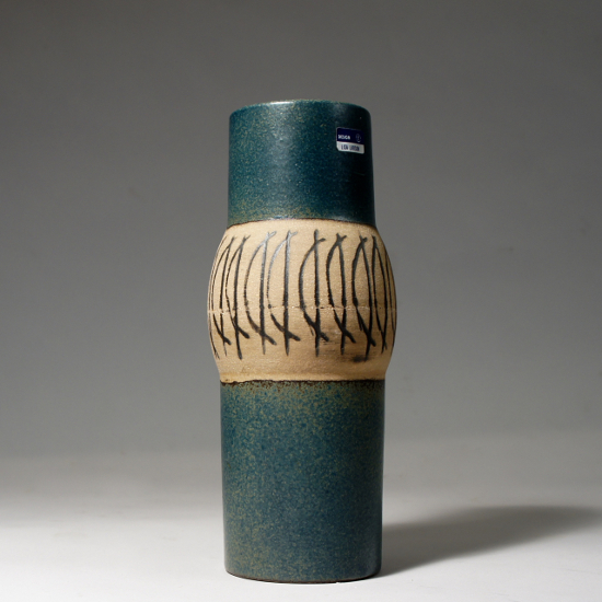 Lisa Larson for Gustavsbert, Sweden 1950. Ceramic vase. Height 23 cm. vas keramik. Wigeraldals Värld. Vintage Lisa Larson for Gustavsberg, Sweden 1950. Ceramic vase. Height 23 cm. 650 SEK. vas,keramik, Wigerdals Värld