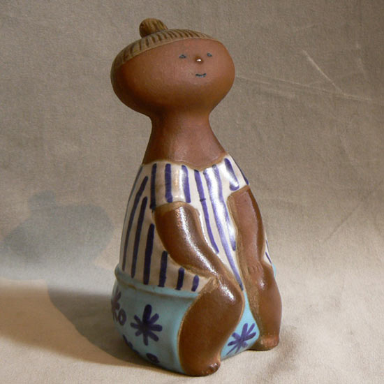 Ceramic figurine. ¨ Lotta ¨. Height 17cm.