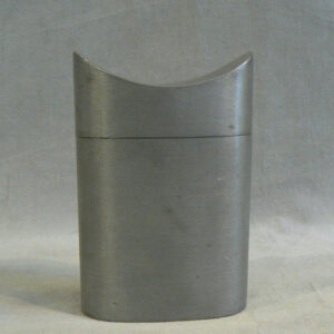 Sigvard Bernadotte for Scandia Tenn, Sweden. Case in tin. 12x8x4 cm.Ciggarettetui, Tenn,Wigerdals Värld