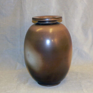 Gunnar Nylund. Vase in stoneware made by Bing&Grøndal, Denmark. Height 33 cm. Stengods,wigerdals värld