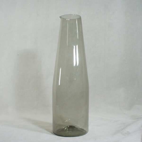 Timo Sarpaneva for Iittala, Finland. Water jug in glass. Signed. Height 29 cm. Karaff, Wigerdals Värld