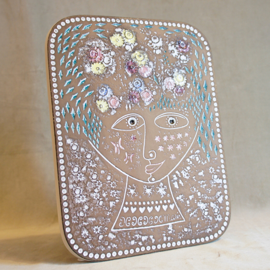 Mari Simmulsson for Upsala-Ekeby. Ceramic wall plate. 29x23 cm. Keramiktavla, Stentavle, Wigerdals Värld