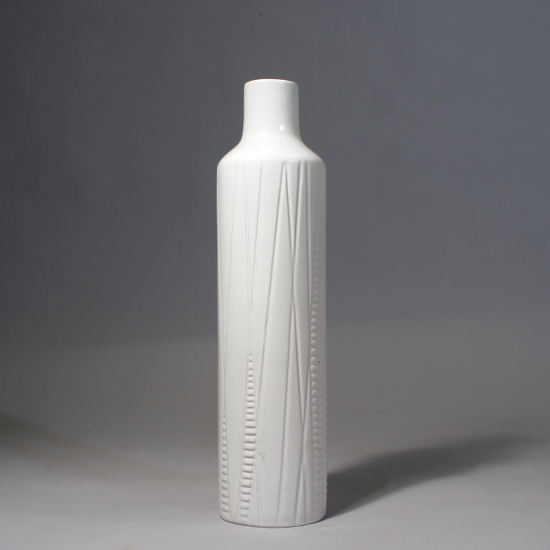 Inger Atterberg for Upsala-Ekeby. Ceramic vase. Height 34 cm. Vas, Wigerdals Värld
