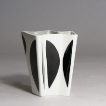 Carl-Harry Stålhane for Rörstrand, Sweden. Ceramic vase "Kontrasta". Height 10, witdh 10 cm.