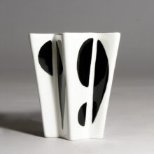 Carl-Harry Stålhane for Rörstrand, Sweden. Ceramic vase "Kontrasta". Height 10, witdh 10 cm.