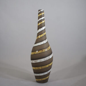 Ingrid Atterberg for Upsala-Ekeby, Sweden. ¨Spiral¨. Gigant floor vase in stoneware. Height 82 cm. Stor golvvas. Stengods. Wigerdals Värld.