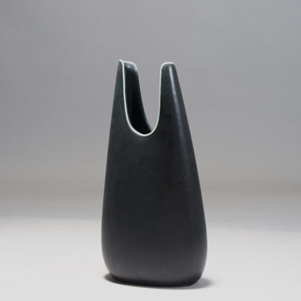Gunnar Nylund for Rörstrand, Sweden. Vase in stoneware with black dusty glaze. Height 15 cm.