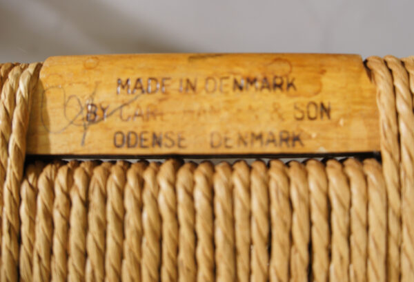 Hans J. Wegner for Carl Hansen, Denmark. 6 wishbone chair (Y-chair). 3 in oak and 3 in beech with new seats.