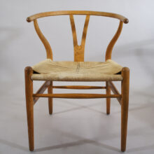 Hans J. Wegner for Carl Hansen, Denmark. 6 wishbone chair (Y-chair). 3 in oak and 3 in beech with new seats. .