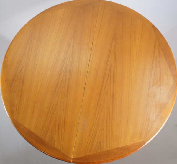 Dining table by Silkeborg, Denmark. Dining table i teak with two extesion boards. Diam 117, lenght 217, height 70 cm.