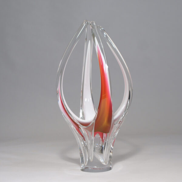 Paul Kedelv for Flygsfors, Sweden. Signed glass vase "Coquille"