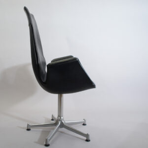 Jørgen Kastholm & Preben Fabricius for Alfred Kill " "Tulip chair". Office chair in leather with base in steel. Swivel function.