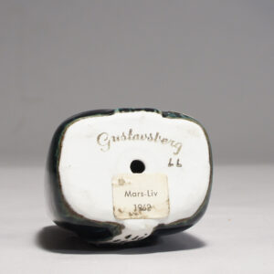 Lisa Larson for Gustavsberg, Sweden. "Mars-Liv" 1965. Rare color of this cat.