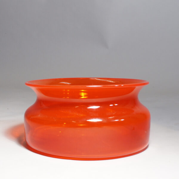 Erik Höglund for Kosta. Signed bowl in red glass.