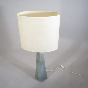 Floor lamp in ceramic with shade en vinyl. "Fej" - Sweden.