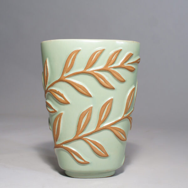 Vicke Lindstrand for Ekeby, Sweden. Ceramic vase. 1930-40's