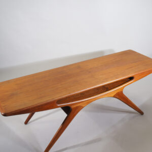 Johannes Andersen for CFC Silkeborg, Denmark. Smilebordet or Smile table Coffee table in teak. Soffbord Wigerdals Värld