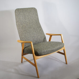 Alf Svensson for Dux, Sweden 1955. Contour. Easy chair with new upholster and legs in beech. Fåtölj Wigerdals Värld