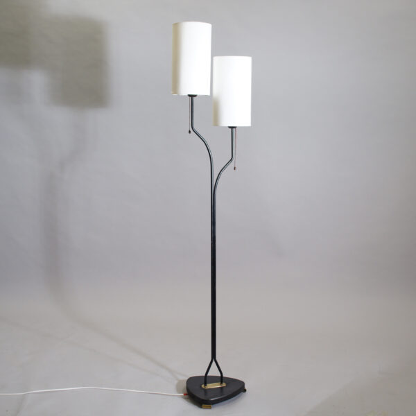 Floor lamp in metal with two shades in linnen. 1950's Golvlampa 1950-tal.