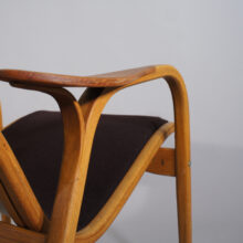 Yngve Ekström for Swedese, Sweden. Lamino. Easy chair new upholstered with wood in oak and teak. Fåtölj Wigerdals Värld