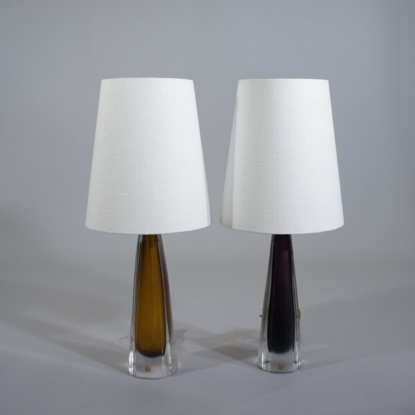 A pair oftable lamp in glass by Kosta, Sweden. Ett ar bordslampor i glas. Kosta. Wigerdal