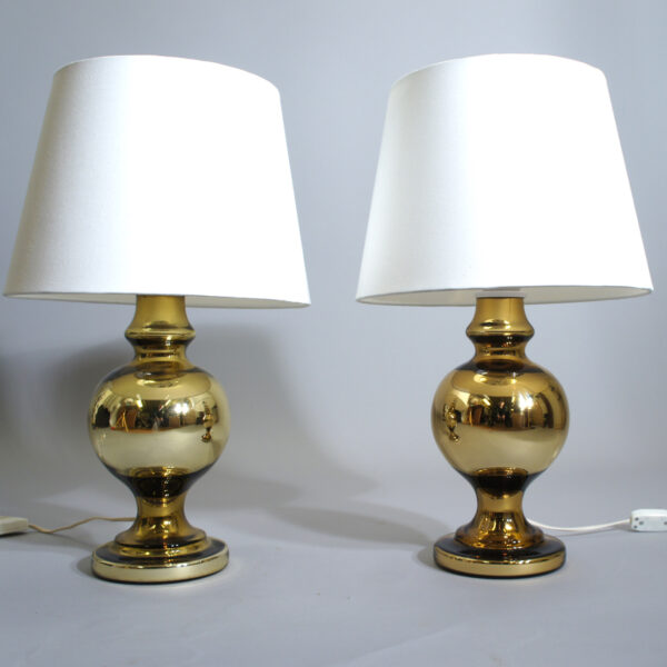 A pair of table lamps by Luxus, Sweden. Glass, brass. Ett par bordslampor i mässingsfärgat glas. Luxus. Wigerdals