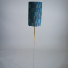 Floor lamp i brass by Hans-Agne Jakobsson, Sweden. New shade by Sven Markelius with the fabric "Prisma" Golvlampa i mässing Markelius prisma