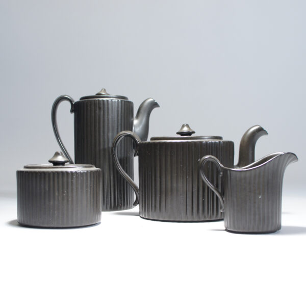 Tea & coffee set by Lillemor Mannerheim/Gefle. "Mangania" Kaffe & téservis wigerdals