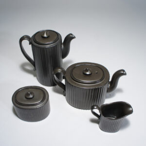 Tea & coffee set by Lillemor Mannerheim/Gefle. "Mangania" Kaffe & téservis