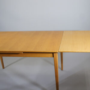 Dining table in oak with exstension boards Matbord i ek udragsskivor 60tal. Wigerdals