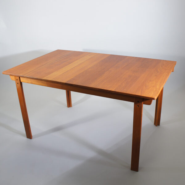 Kurt Østervig for K.P. Møbler 1965. Dining table in solid teak with two exstension boards Matbord i teak. utdragsskivor wigerdals