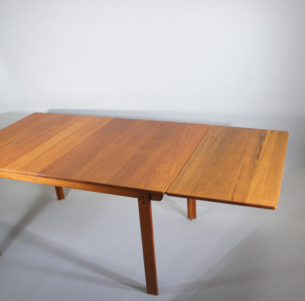 Kurt Østervig for K.P. Møbler 1965. Dining table in solid teak with two exstension boards Matbord i sold teak utdragskskivor