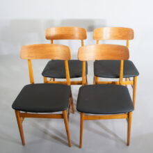 Side chairs in teak beech with seats in sky. Matstolar wigerdals.com