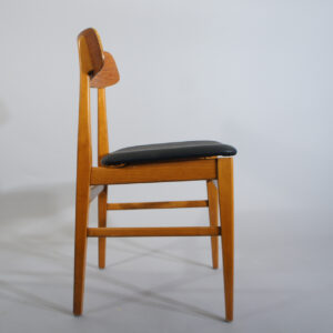 Side chairs in teak beech with seats in sky. matstolar Wigerdal.com