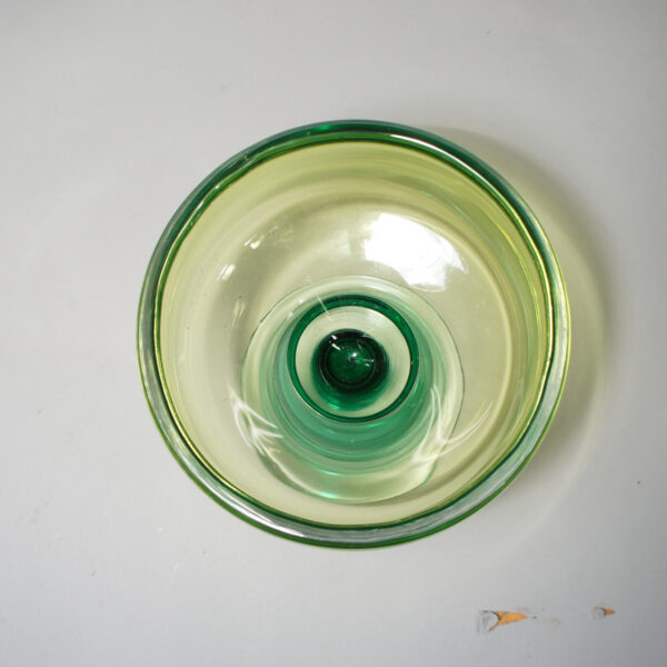 Erik Höglund fro Chribska, Tjeckien -92. Bowl in glass. Glasskål på fot, Wigerdals .com