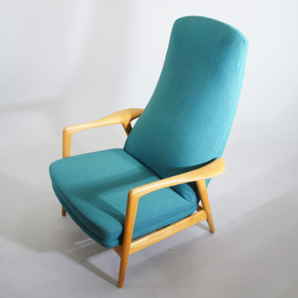 Easy chair by Alf Svensson for Dux, Sweden. "Contour". 1955Fåtölj nyklädd. Wigerdals.com