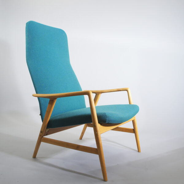 Easy chair by Alf Svensson for Dux, Sweden. "Contour". Fåtölj nyklädd. Wigerdals.com