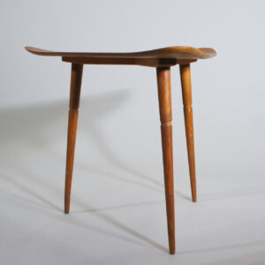 Side table in teak. Triangel shape. 1950's. Lampbord i teak 50-tal. Wigerdals.com