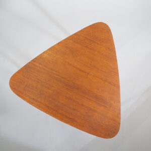 Side table in teak. Triangel shape. 1950's. Lampbord i teak 50-tal. Wigerdals.com