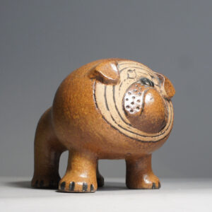 Lisa Larson for Gustavsberg, Sweden. Bulldog i ceramic from the serie "Kennel" hund i keramik. Wigerdals.com