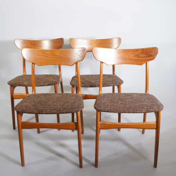 Danish dining chairs in teak. 1950's. Matstolar i teak. Danmark Wigerdals