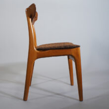 Danish dining chairs in teak. 1950's Matstolar i teak. Danmark