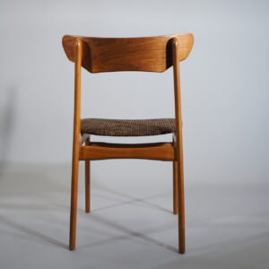 Dining chairs in teak. 1950's. Matstolar