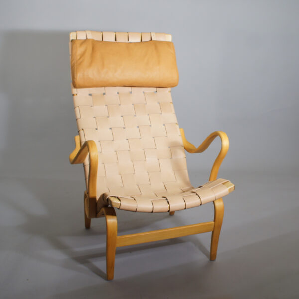 Bruno Mathsson for Karl Mathsson "Pernilla" Leather webbing. Easy Chair retromodern design. Fåtölj läder Wigerdals