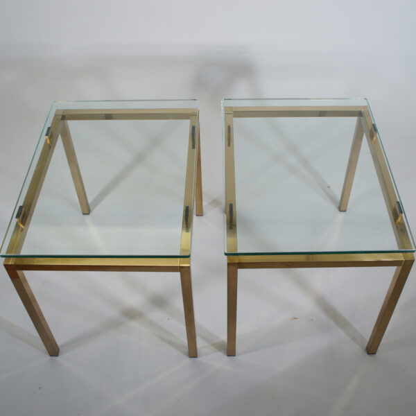 Side tables in glass and brass. Ett par lampbord mässing glas Wigerdals